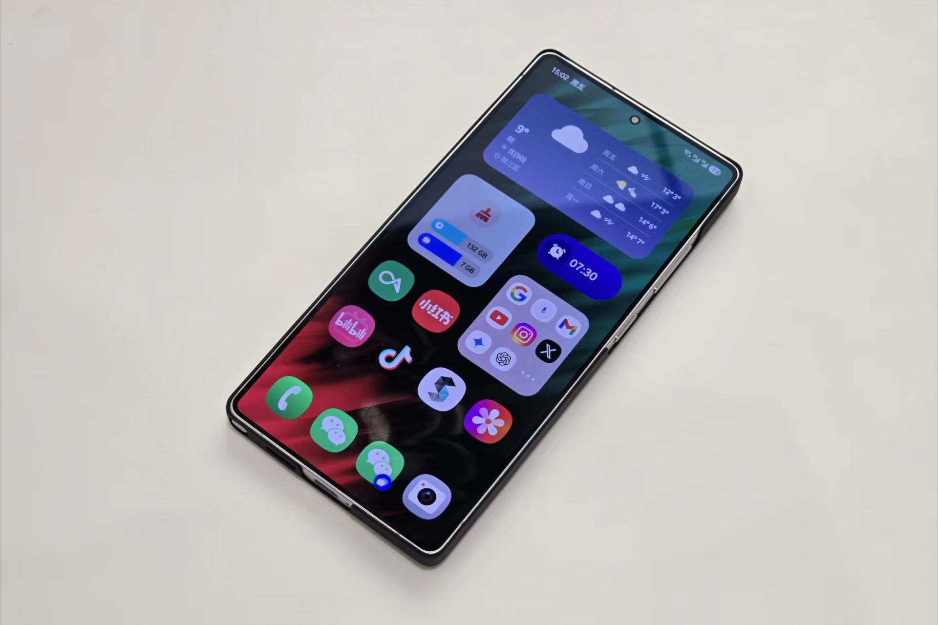 大降1200元，驍龍8至尊+2K直屏+2億主攝+鈦金屬，三星旗艦親民了