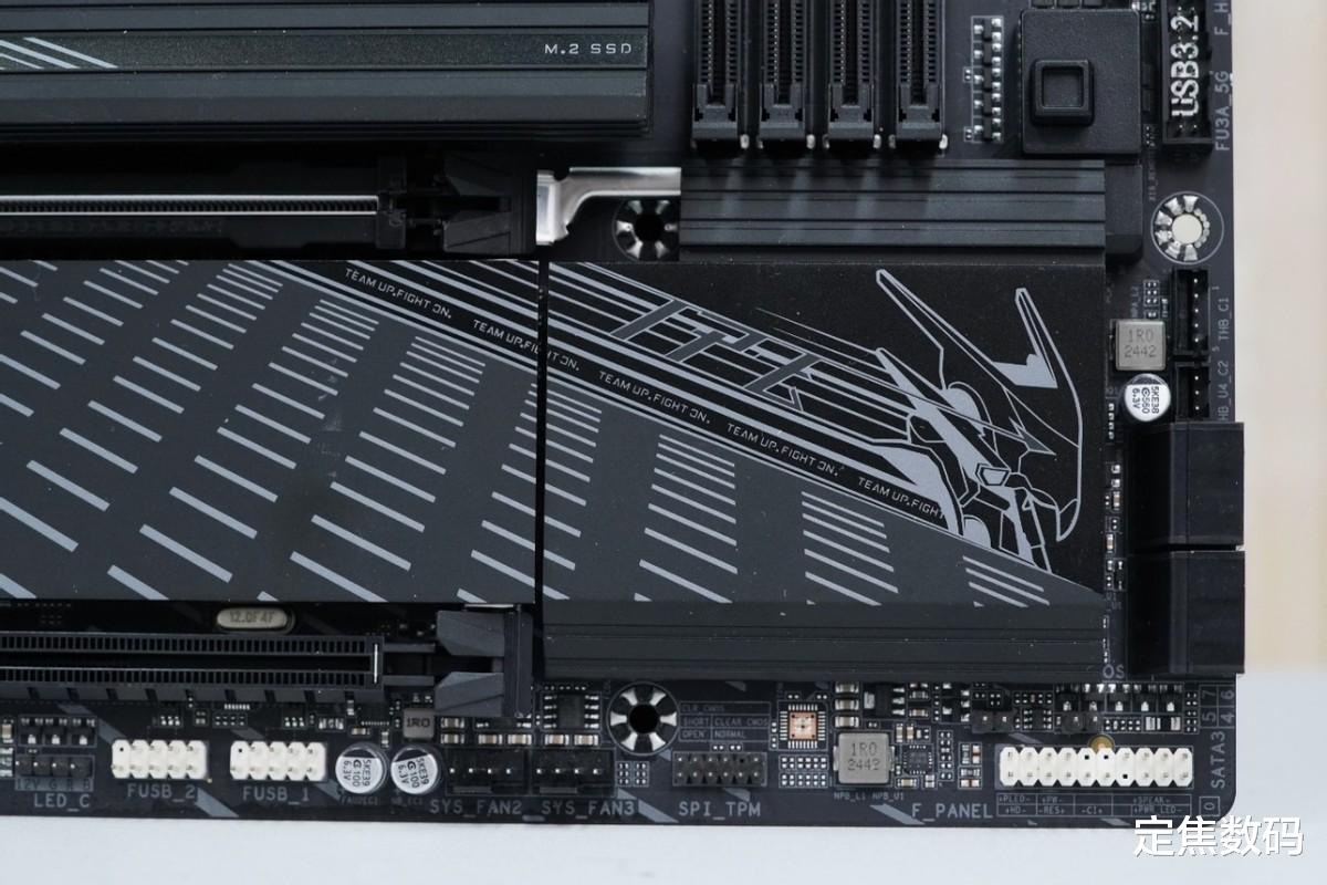 技嘉B860M電競雕主板：新一代酷睿平臺的性價比之選