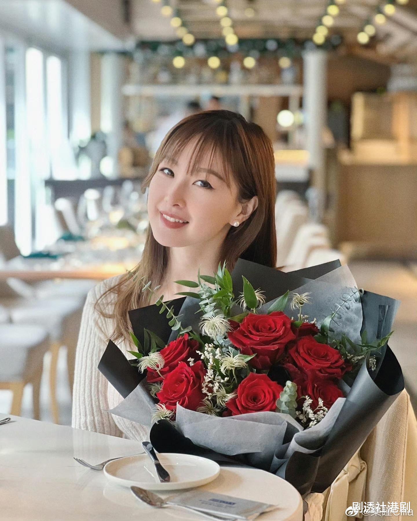 TVB童颜女星罕见露面!离巢后转型做网红,兼顾红酒生意越发富贵