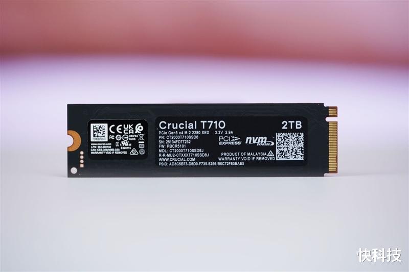英睿達T710 2TB SSD評測：新一代性能旗艦 14.5G/s僅有57度