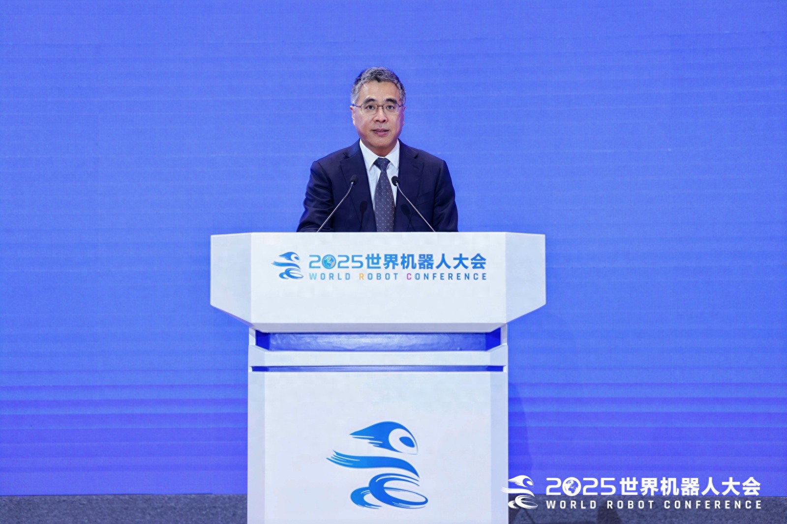 姜广智:机器人“双百工程”目标提前完成,产业发展居第一梯队