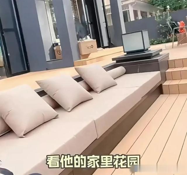 张兰晒出汪小菲豪宅内景！花园鱼池藏父爱，儿女房间惹泪目！