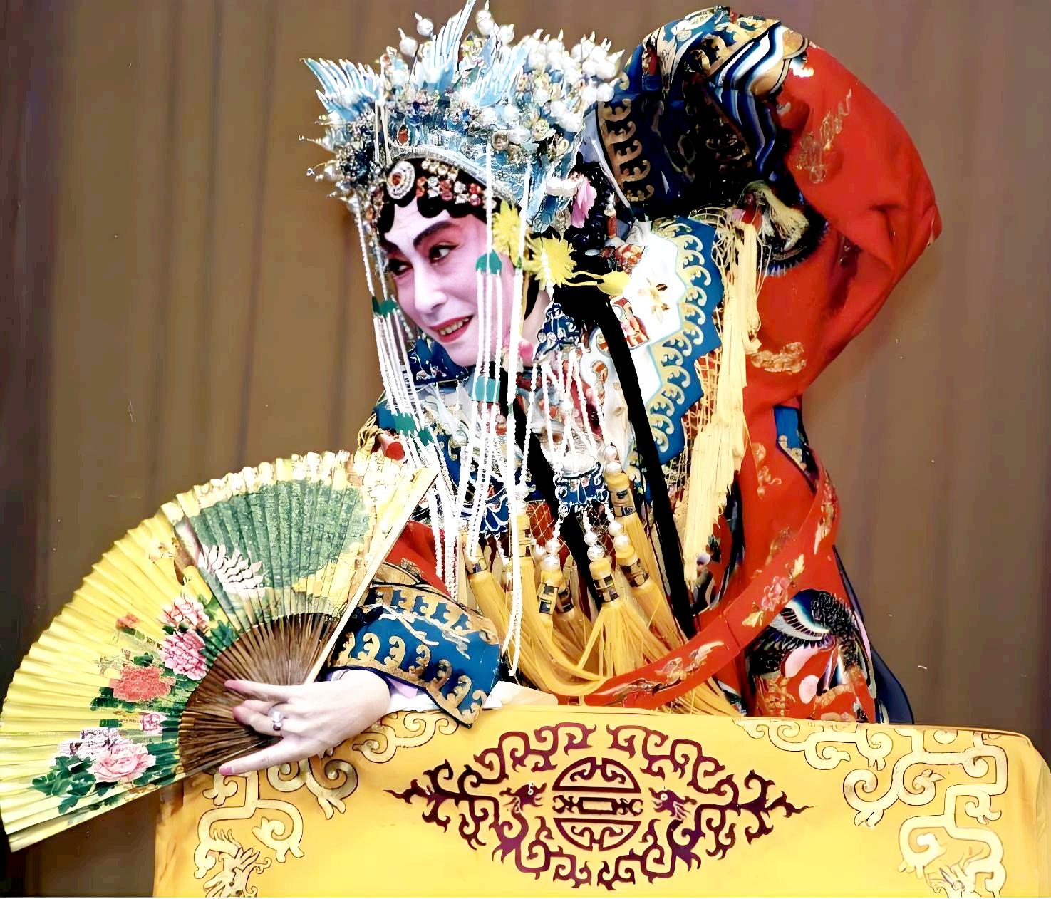 他出身京剧世家,是金鹰奖“视帝”,离婚又再婚,也是绝世好继父