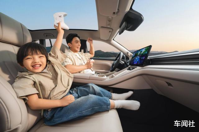 埃安i60限时焕新价10.48万起上市,大五座+增程摆脱空间续航双焦虑