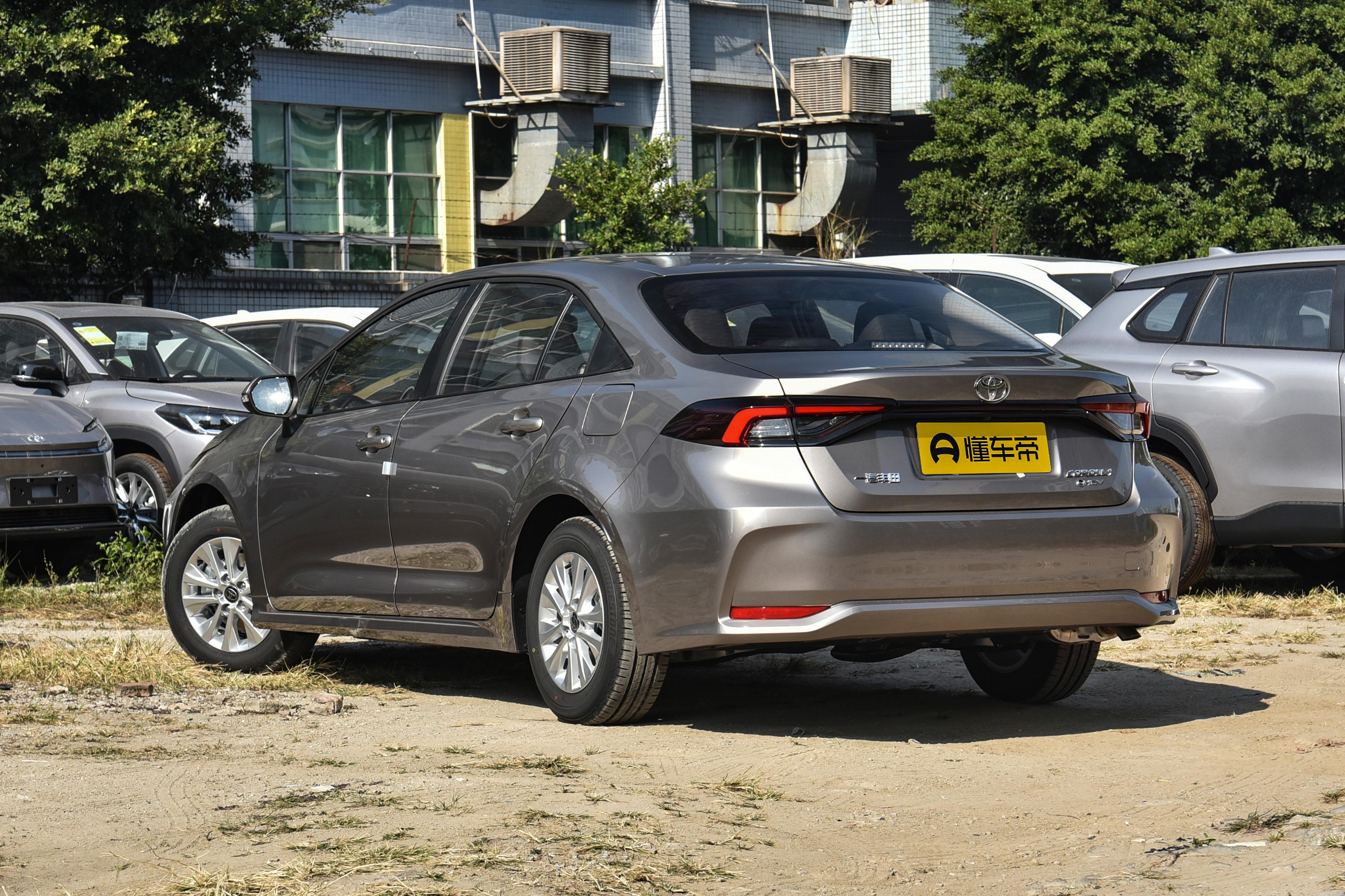 丰田新款降价,轴距加长,油耗4L多,配L2级辅助,适合家用