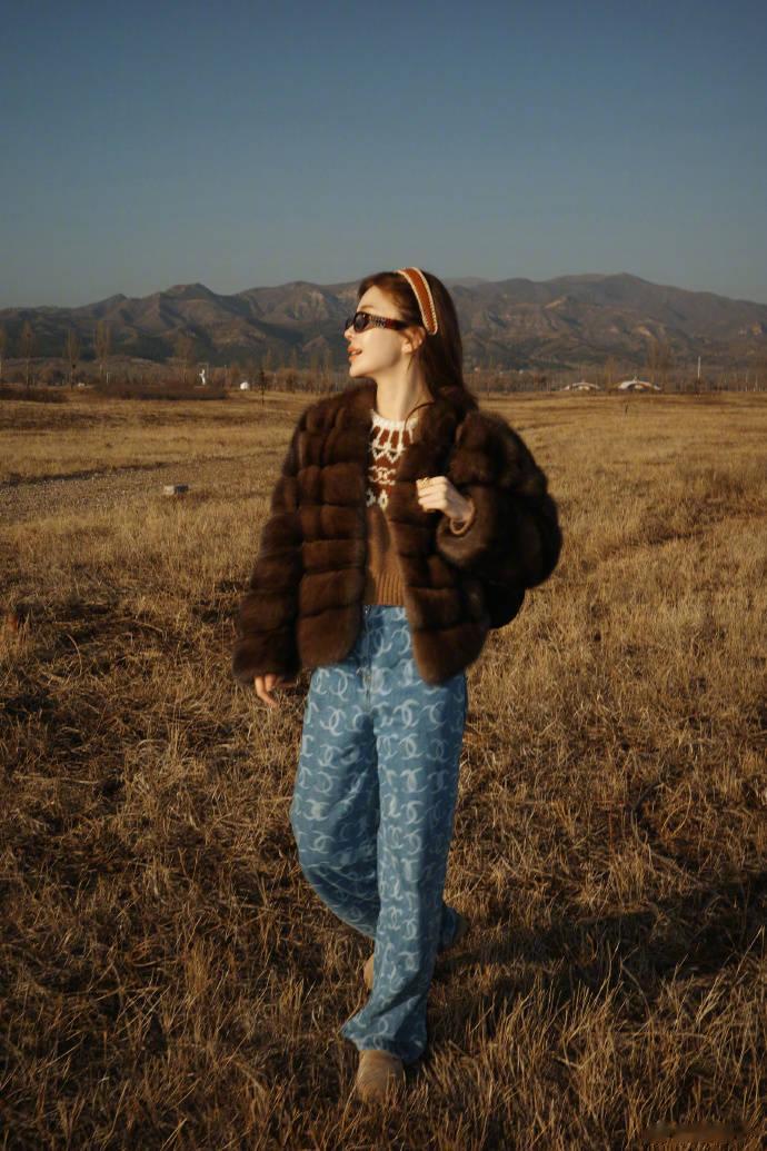 赵樱子回应和杨子恋情传闻，杨子说：“认识10年，没有搞上”