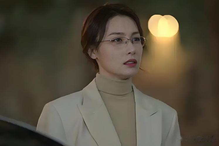 她比吴越漂亮,比曾黎年轻,却是连于和伟都带不动的“戏混子”