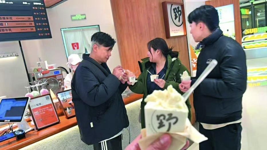 TVB离巢男星近况曝光！被质疑未老先衰，曾一度晕倒在拍摄现场