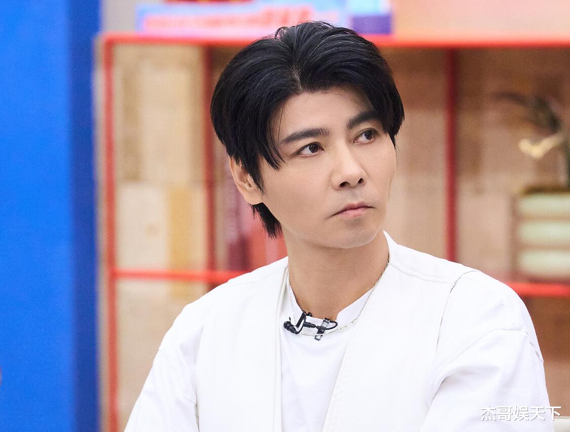 苏醒和张智霖这一跪，让《披哥5》彻底被打脸