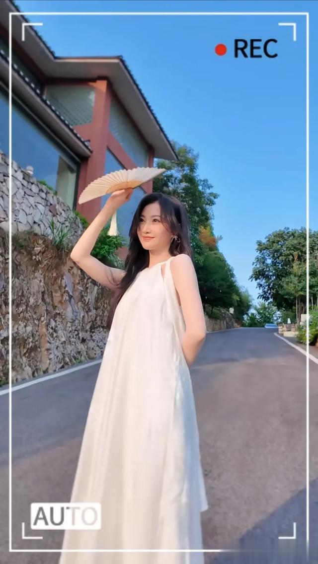 景甜人如其名，温柔甜美，今天分享的每一张照片都很出片！