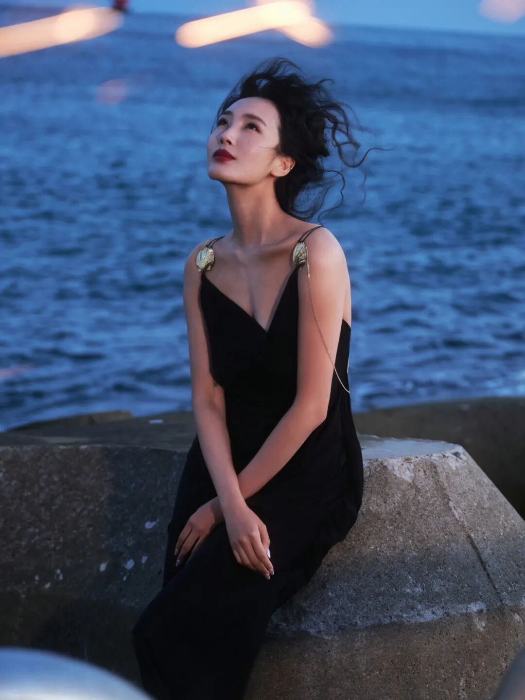 王紫璇海边休闲美拍