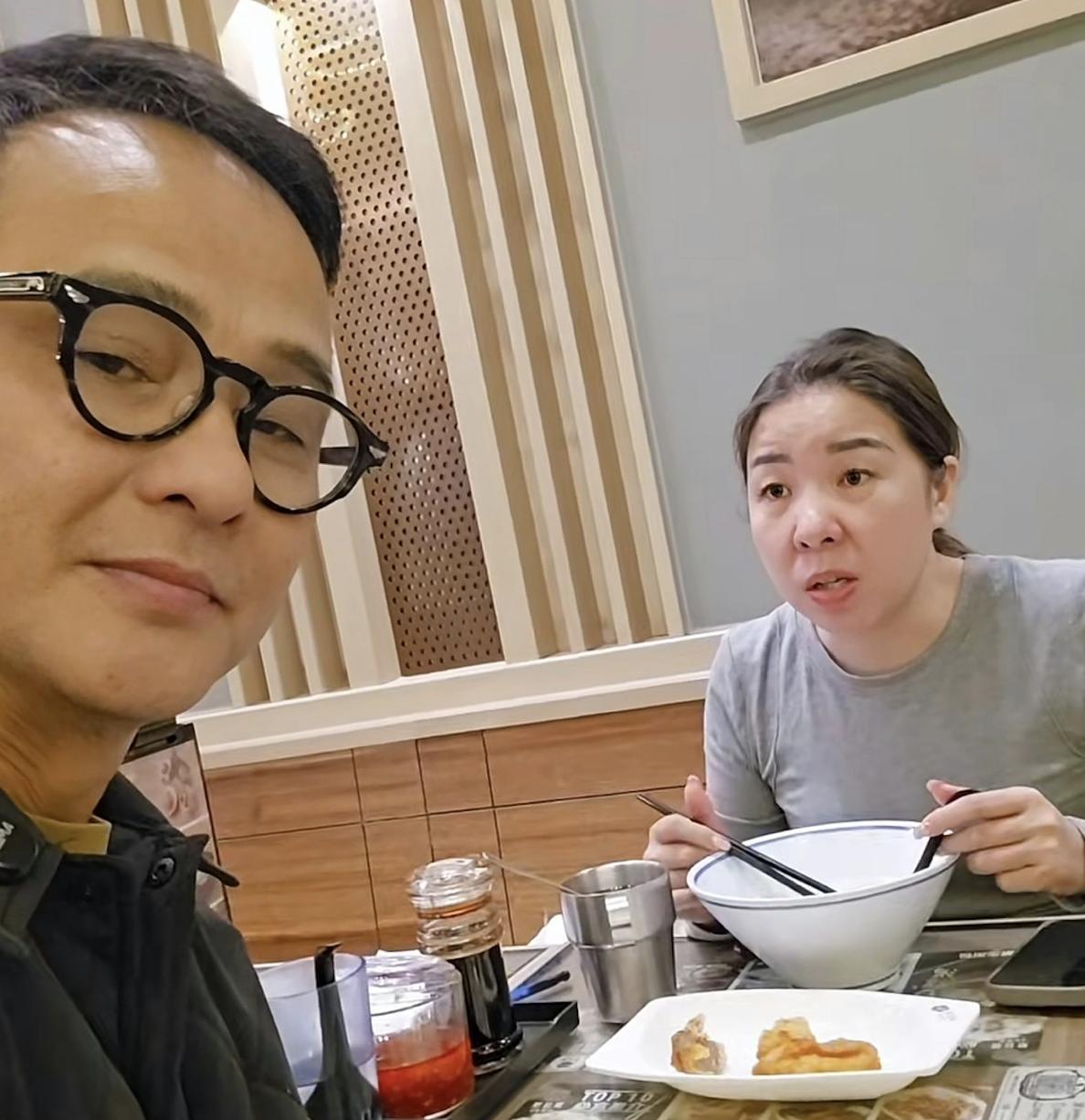 61岁香港绿叶与TVB续约，自曝加薪逾20元，已定居中山往返五小时