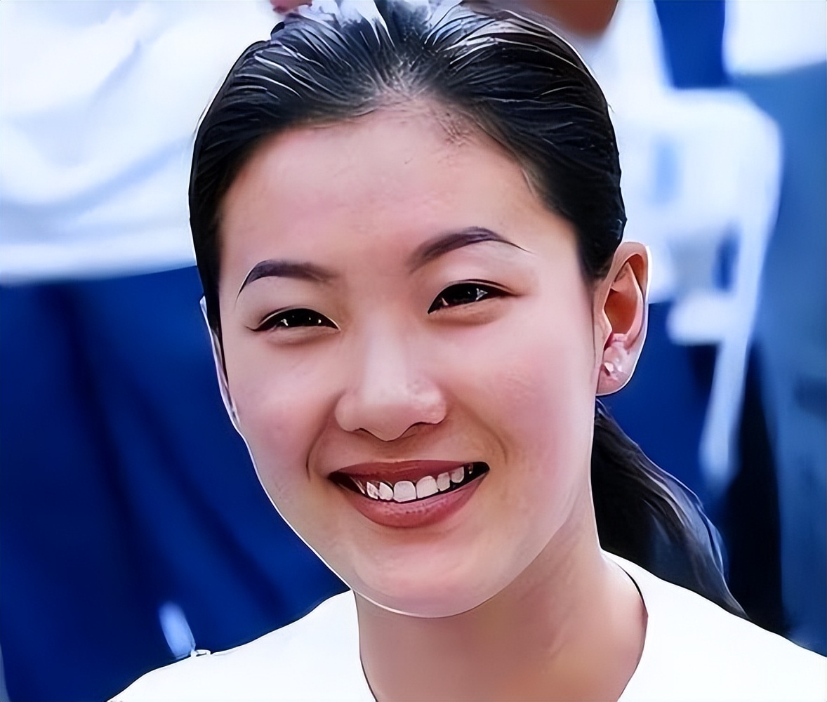 差点嫁给“香港财神爷”，她咋从TVB“花旦”混成了教培老师？