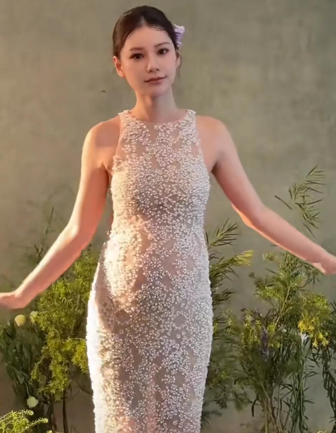 汪小菲陪马筱梅孕妇照!四肢纤细状态超级美,张兰在家带孙子孙女