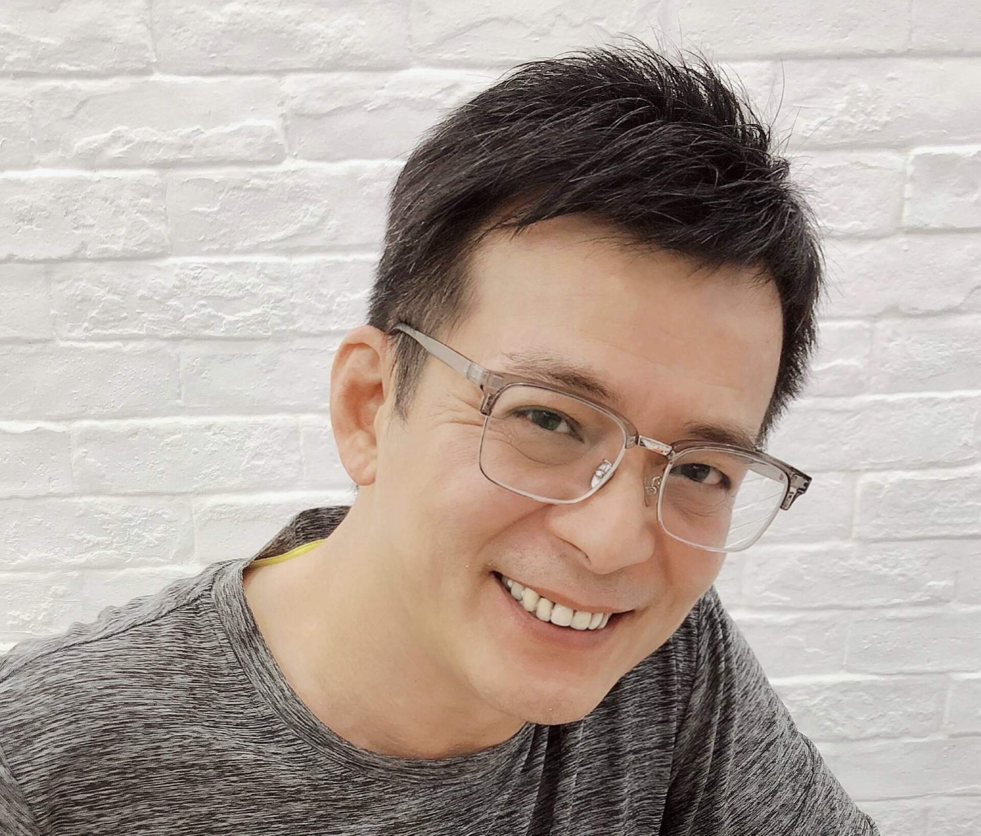 突发！香港知名男星宣布退出娱乐圈，妻子离世五年未走出丧妻阴霾