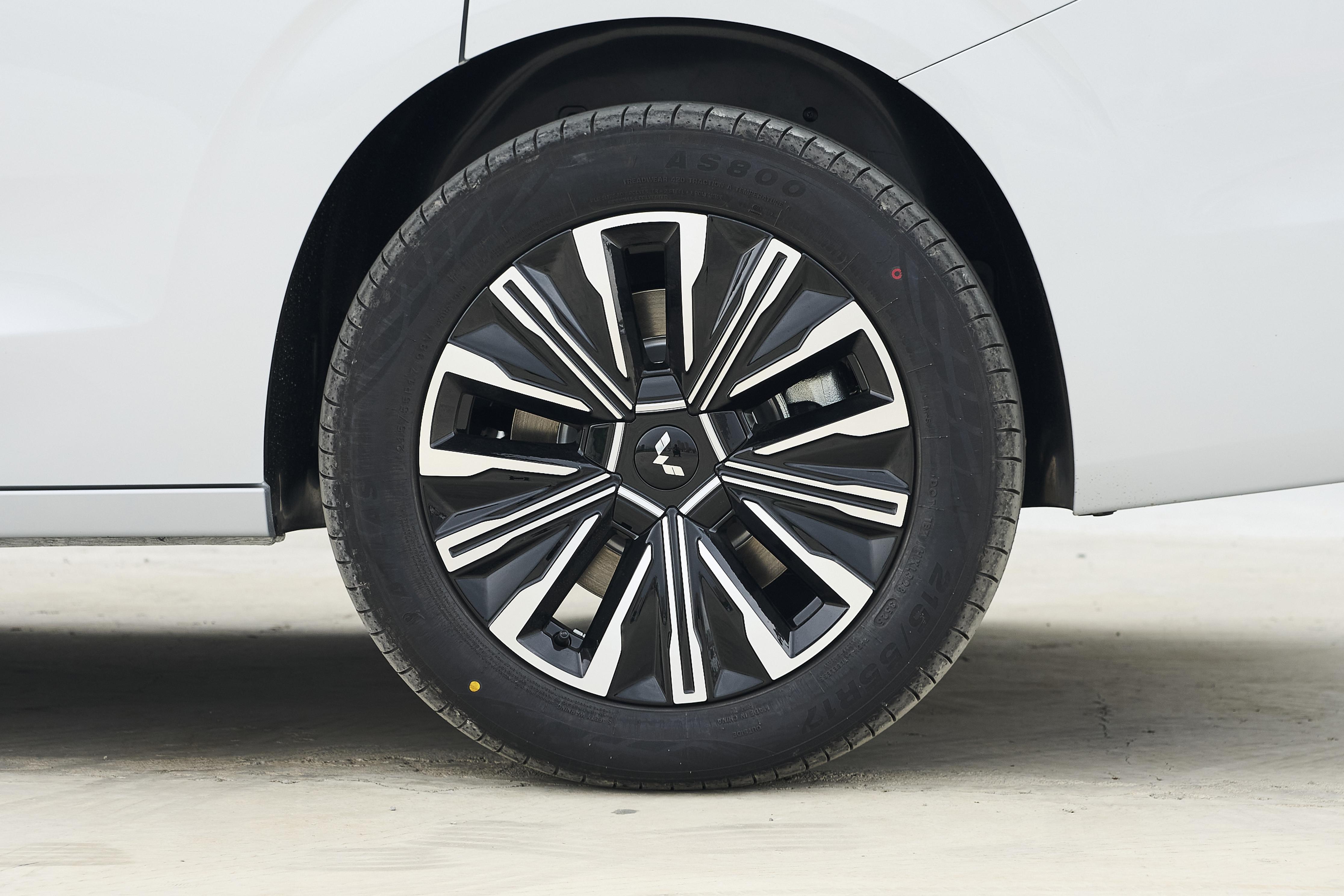 2+2+3座椅布局,双独悬,配电滑门,这款10万级家用MPV好开又好坐