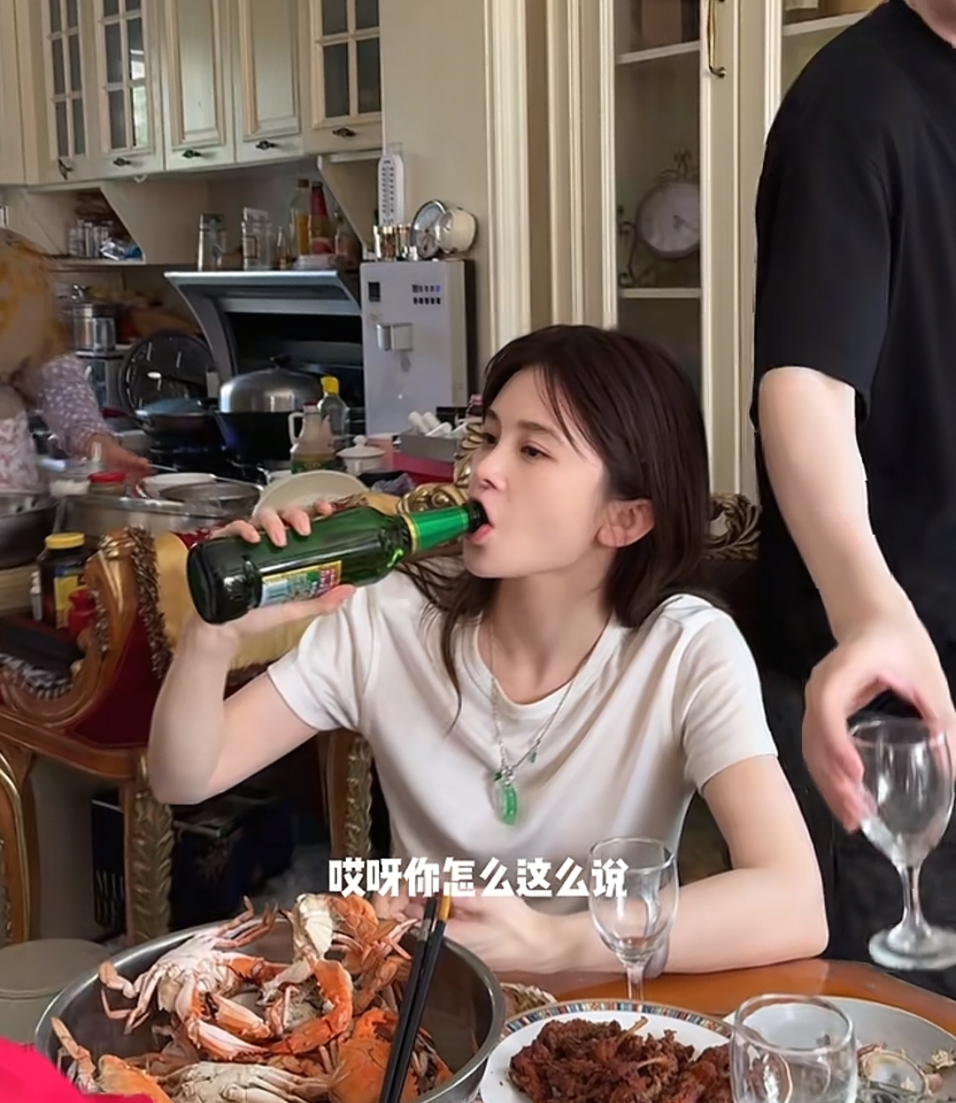 赵樱子国庆回烟台老家，晒给爸妈买的大别墅，还去乡下陪姥姥唱戏