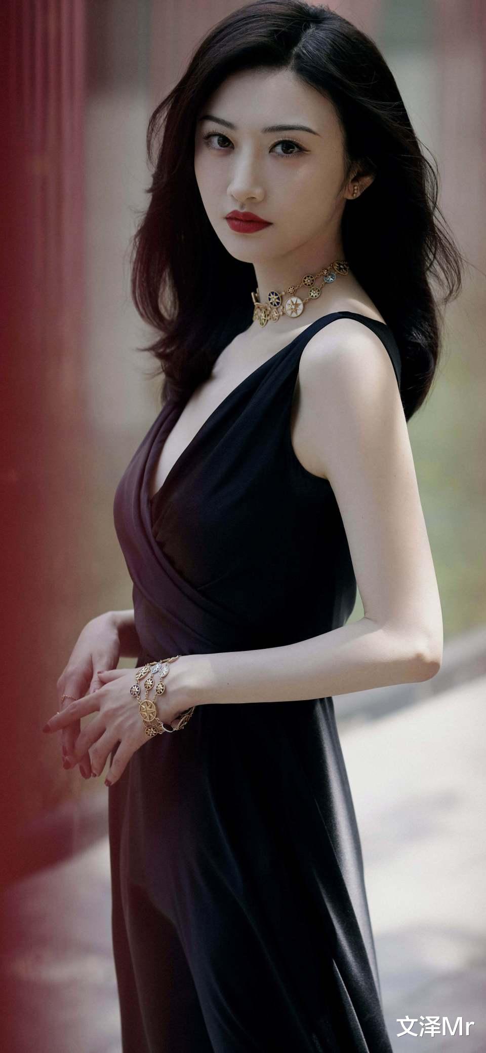 景甜：“人间富贵花” ，再现优雅