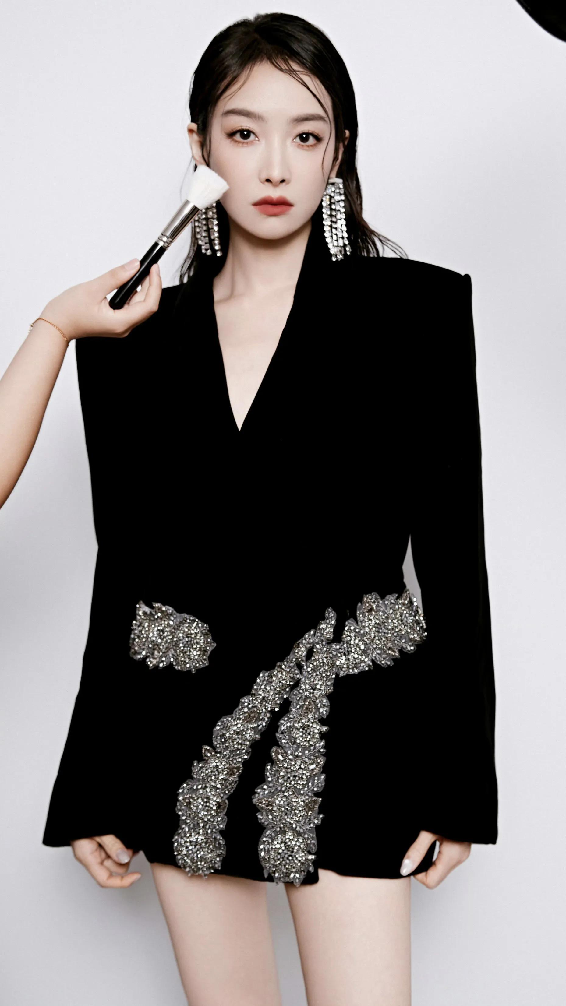 宋茜壁纸，宋茜W盛典造型高清无水印壁纸