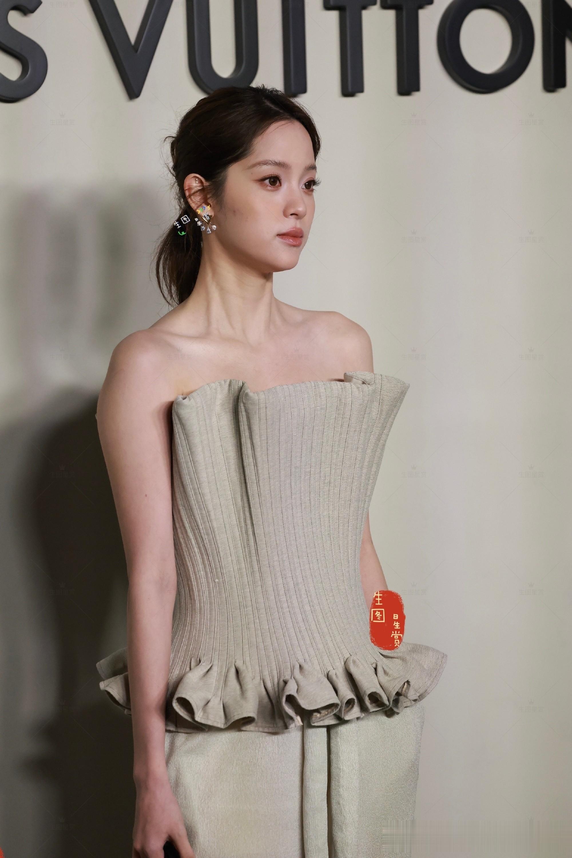 欧阳娜娜LV活动红毯时尚表现力超绝的娜娜