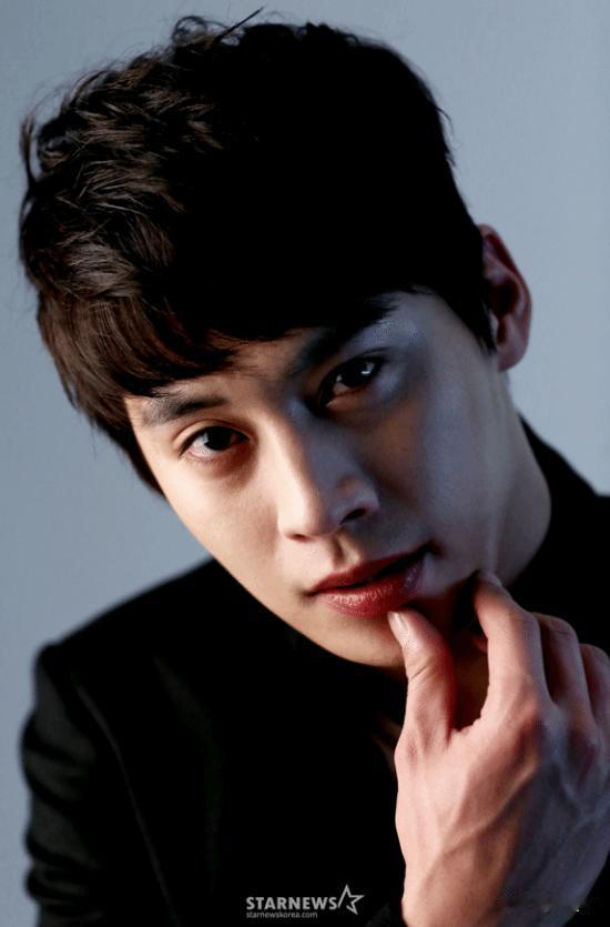 突发！40岁男星郑恩宇去世，一天前还悼念张国荣，曾称过得不幸福