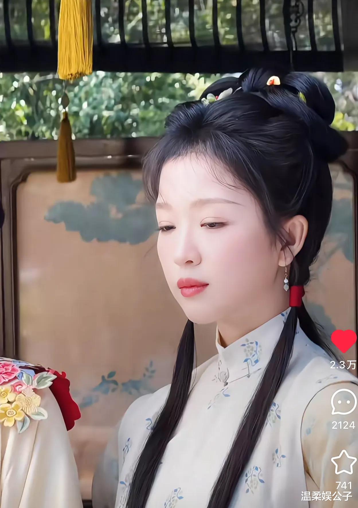 偶然刷到古力娜扎和程潇的新剧路透，才懂：绝色和漂亮的区别