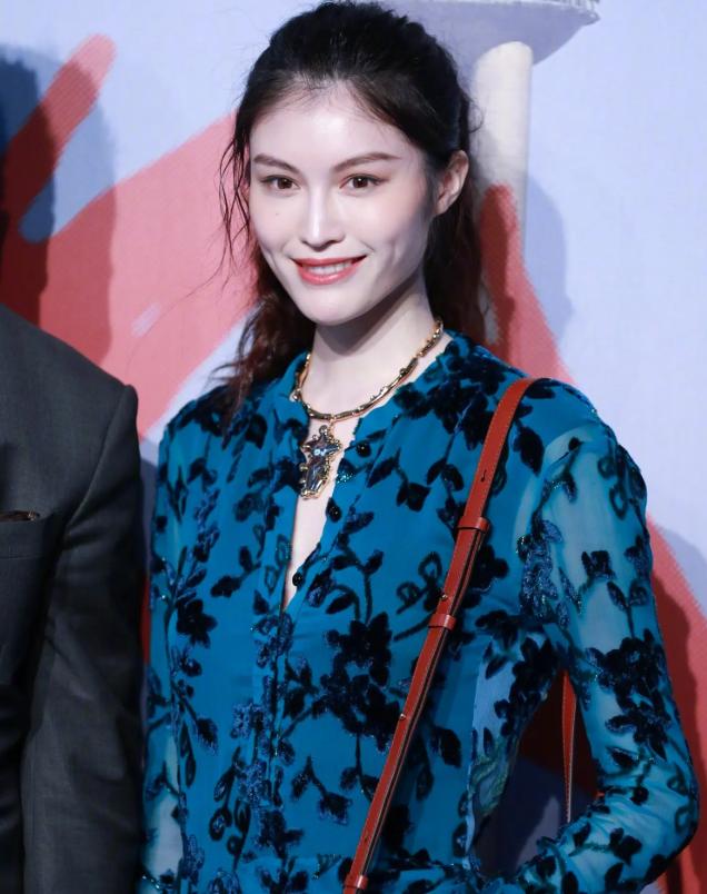 陈伟霆何穗隐婚风波升级!蛛丝马迹被扒,女方2014年已结过一次婚