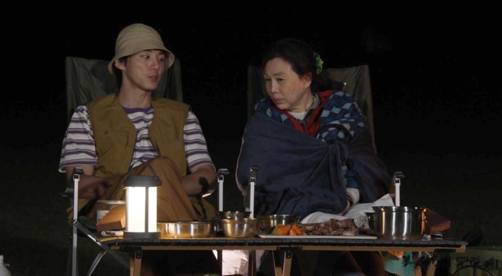 韩剧男神含泪自曝:母亲20岁生子、打工养家,如今58岁重读初中