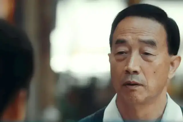 47岁星二代逆袭,父亲曾为他放弃演艺事业,如今他已成父亲的骄傲