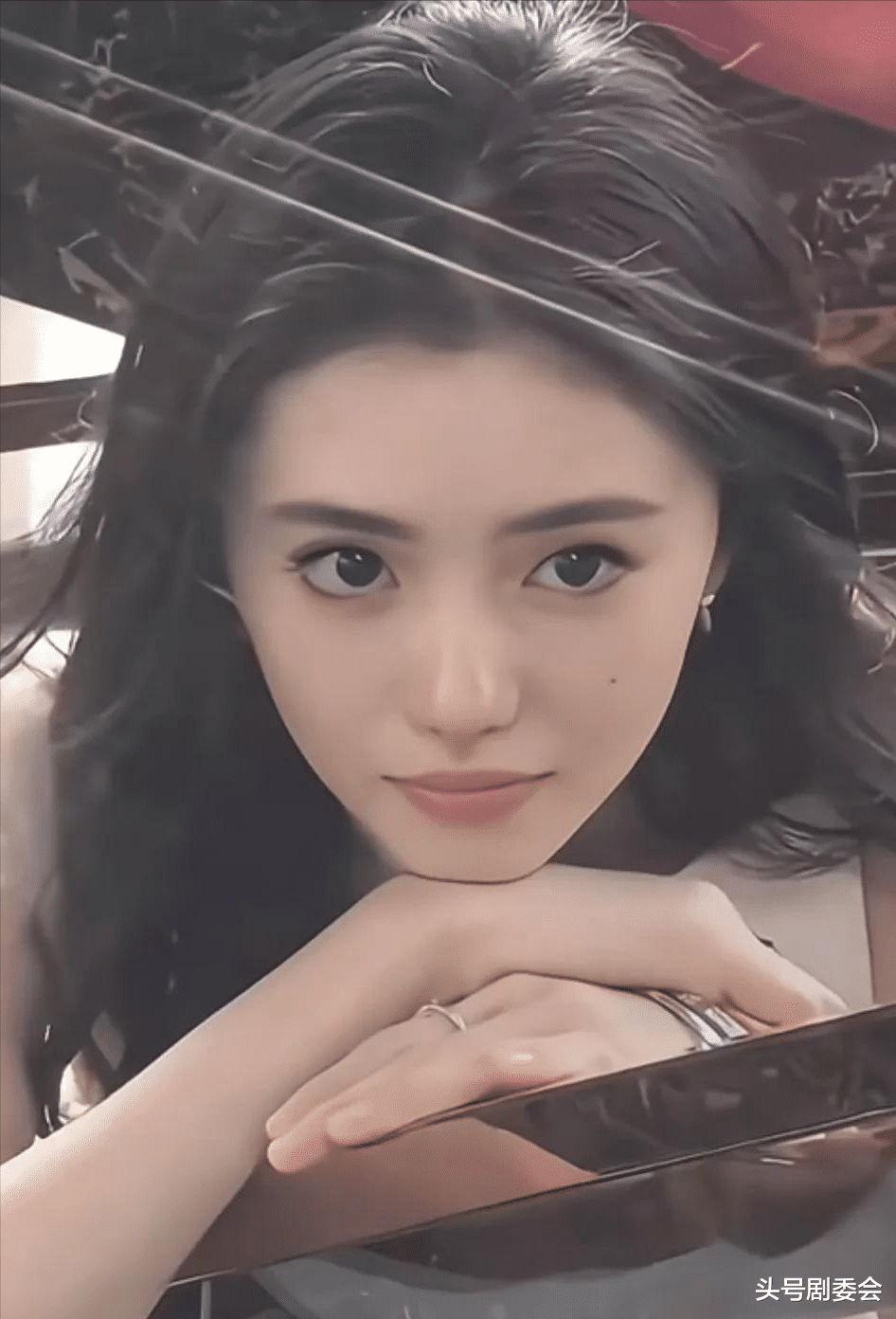 75岁张艺谋赌对了！《主角》“炸翻”西安，男二号出场全场欢呼