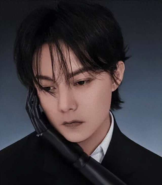 爱留长发、浓妆艳抹,“姨味十足”的6位男星,爹妈都快认不出了