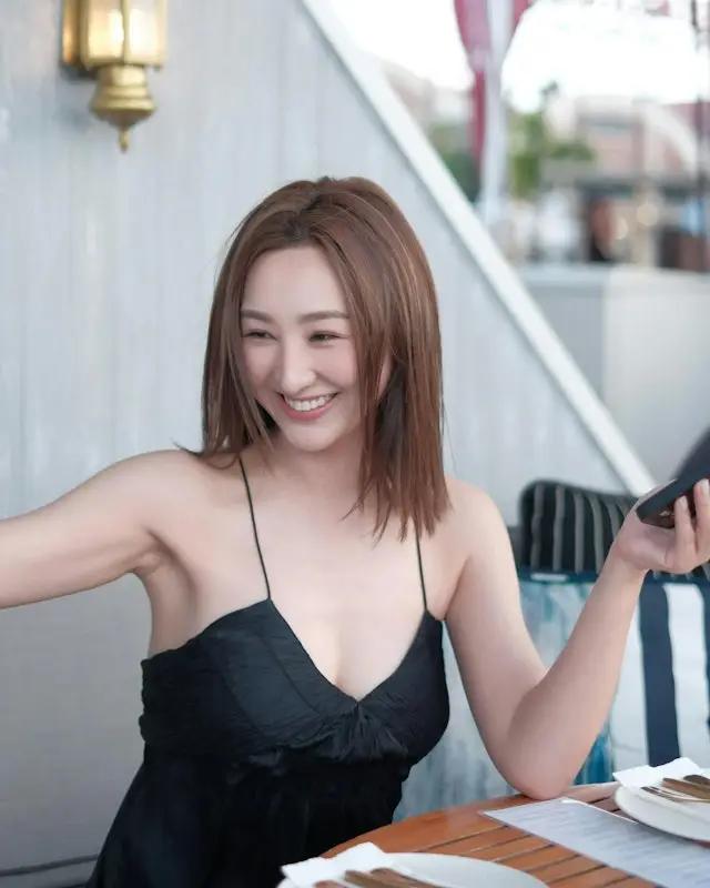 TVB当红花旦突然公开婚纱照,圈中好友送祝福,单身多年曾受情伤