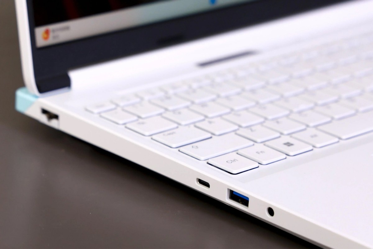 新模具、RTX5060性价比配置！机械革命极光X潮玩版7699元