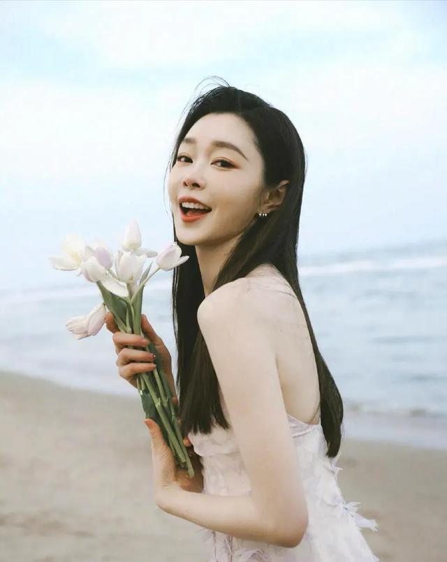 宋轶海边休闲风