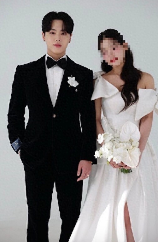 韩男星官宣结婚，网友却一片嘘声：让未成年怀孕打胎，你靠谱吗？