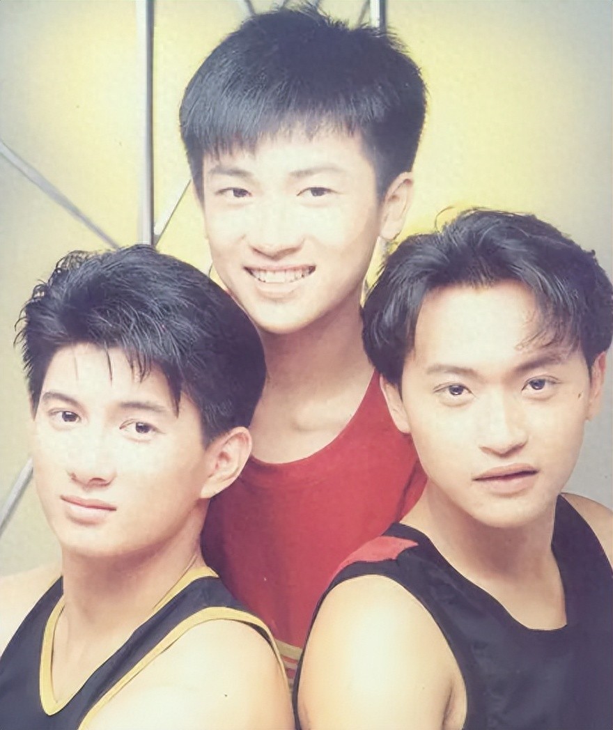 面相变了！52岁苏有朋皮肤紧绷僵硬如“蜡像”，至少年轻20岁