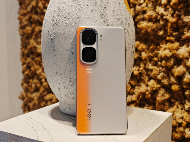 最低1377元，兩款很香的驍龍8Gen 3手機！