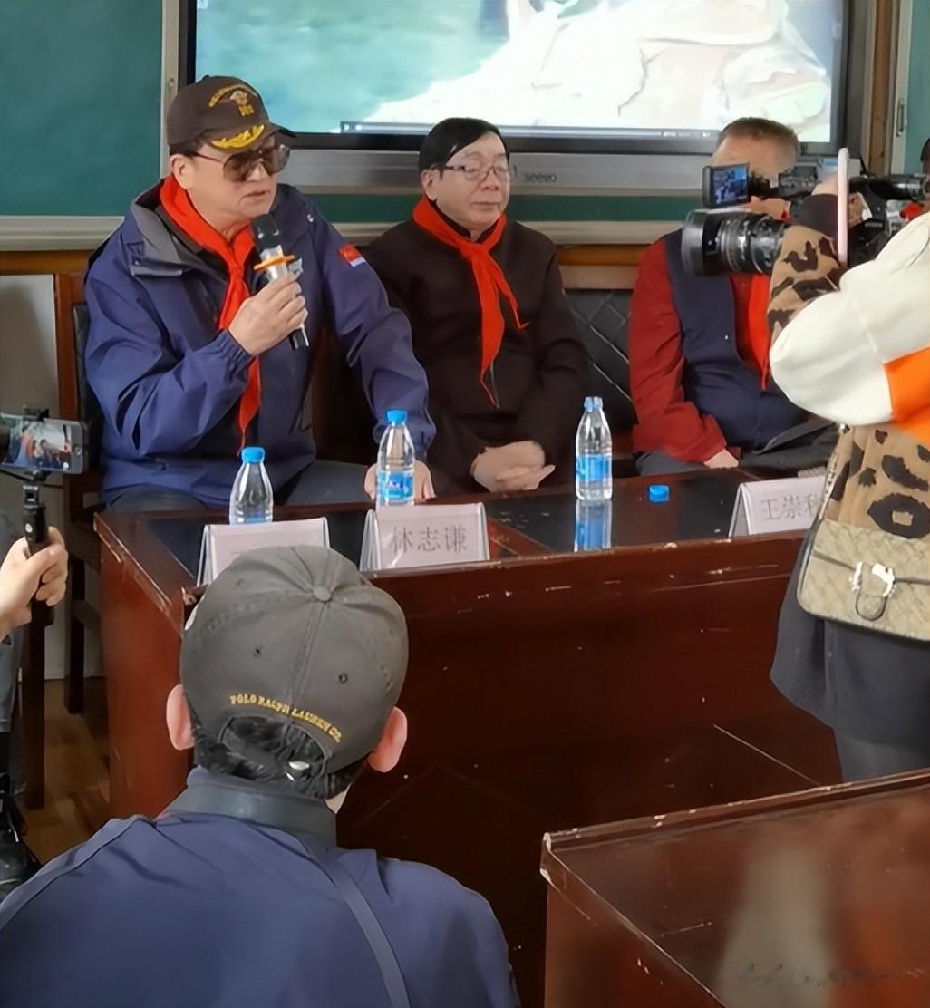 演“二郎神”出名，实际是特警教练，娶田径冠军，77岁仍精神矍铄