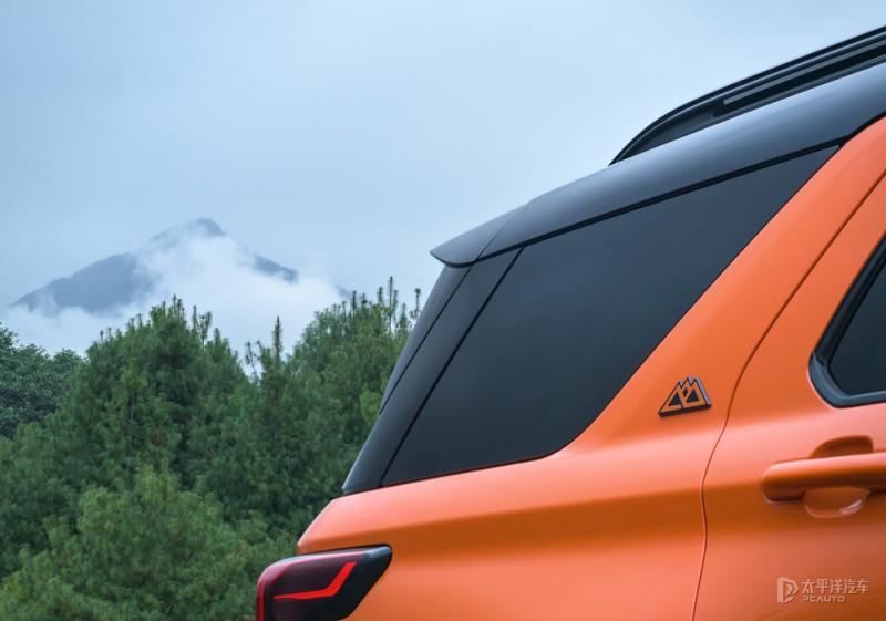 福特探险者昆仑穿越版5座上市 售36.98万元