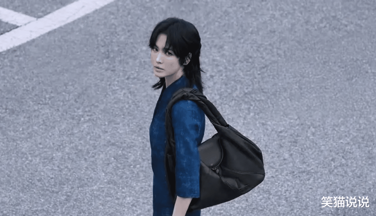 宋慧乔换新造型：鲻鱼头造型好酷飒，眼线妆好美！