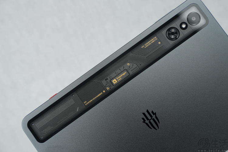 红魔电竞平板3 PRO评测:最强游戏平板,靠的不只是“小尺寸”