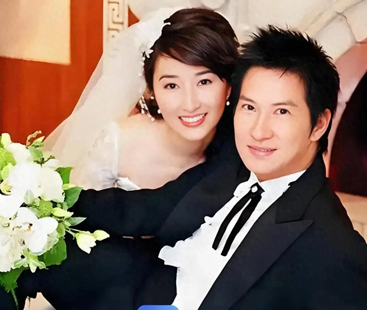 69岁关咏荷现身演唱会，岁月无痕，气质依旧惊艳！