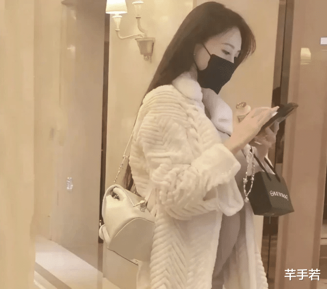 叶珂为黄晓明诞下一女，黄晓明推掉3个商务陪产，也算是儿女双全