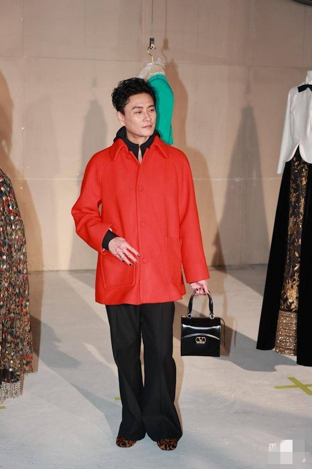 TVB型男小生“时装车祸”遭吐槽