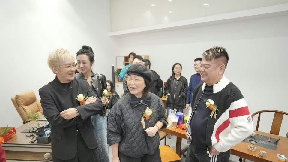 恭喜！香港知名女星内地开直播公司，投资过千万，将视帝签入旗下