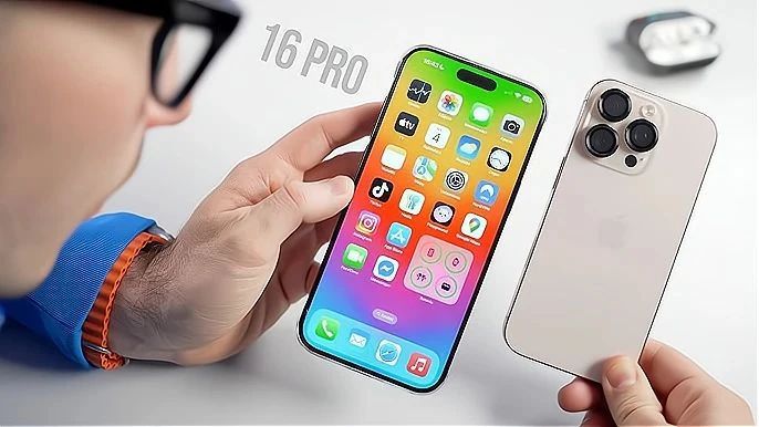 iPhone16 Pro Max：被吐槽“挤牙膏”，却越降价越香？