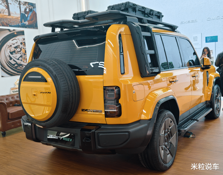 奇瑞一“大号SUV”来了，长得像路虎卫士+混动引擎，走平价路线