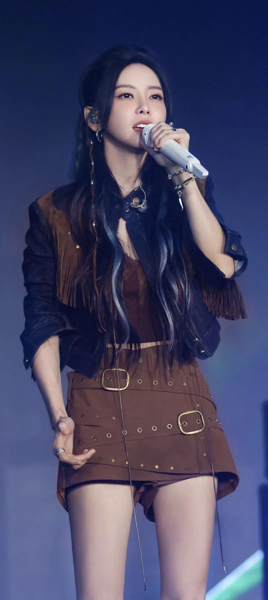 壁纸-拽姐于文文壁纸，于文文高清无水印全面屏手机壁纸