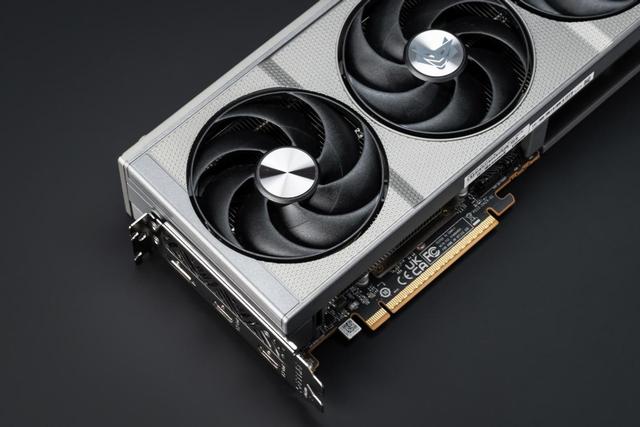 【首发】蓝宝石PURE极地 & NITRO氮动RX 9060 XT重磅测评