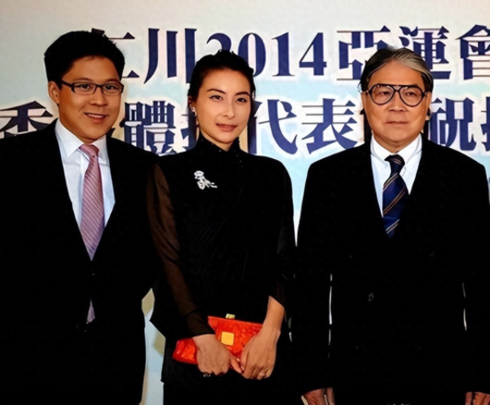 霍震霆也没想到，被寄予厚望的儿媳郭晶晶，竟遭到一个这么大教训